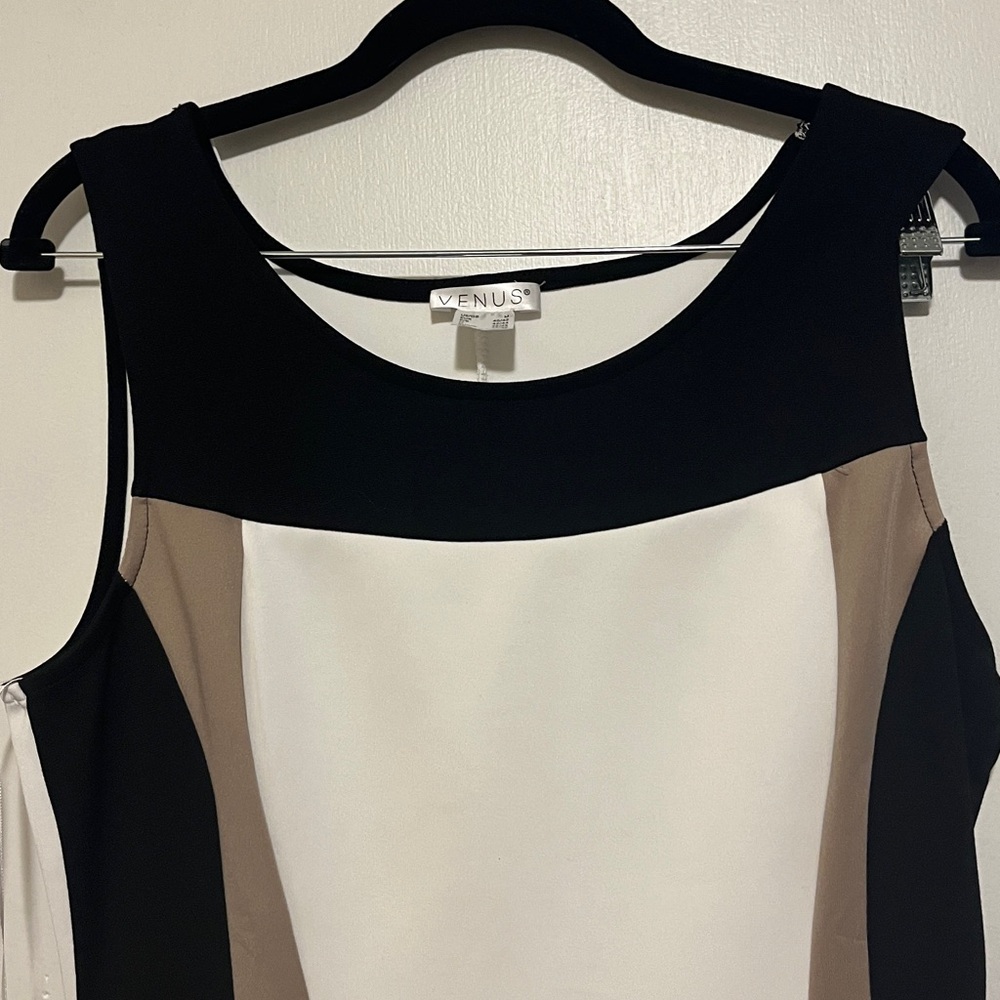 VENUS Black and White Dress - Picture 2 of 4